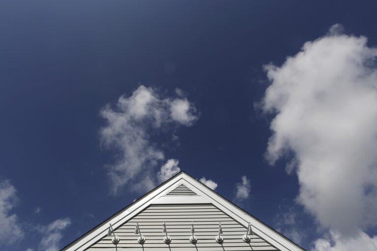 Energy-Efficient Roofing: Maximizing Savings and Comfort